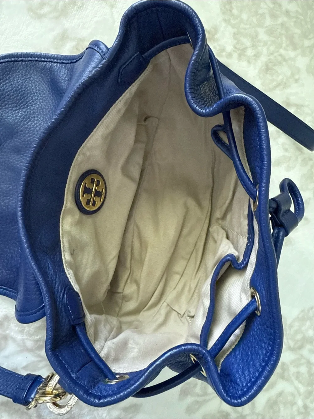 Tory Burch Amanda Flap Crossbody Bag Navy Blue Pebbled Leather